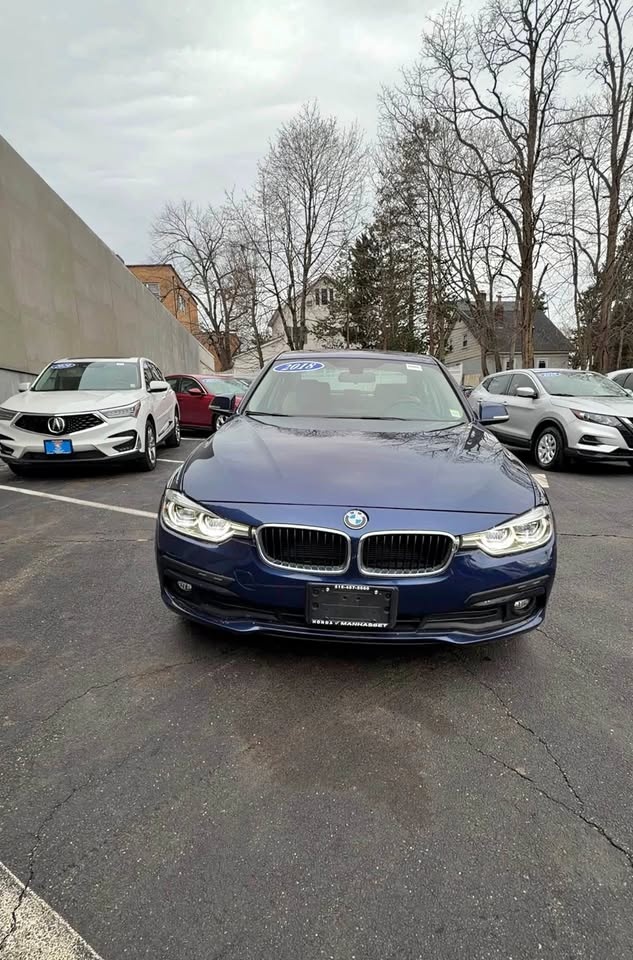 2018 BMW 3 Series 320i xDrive Sedan 4D