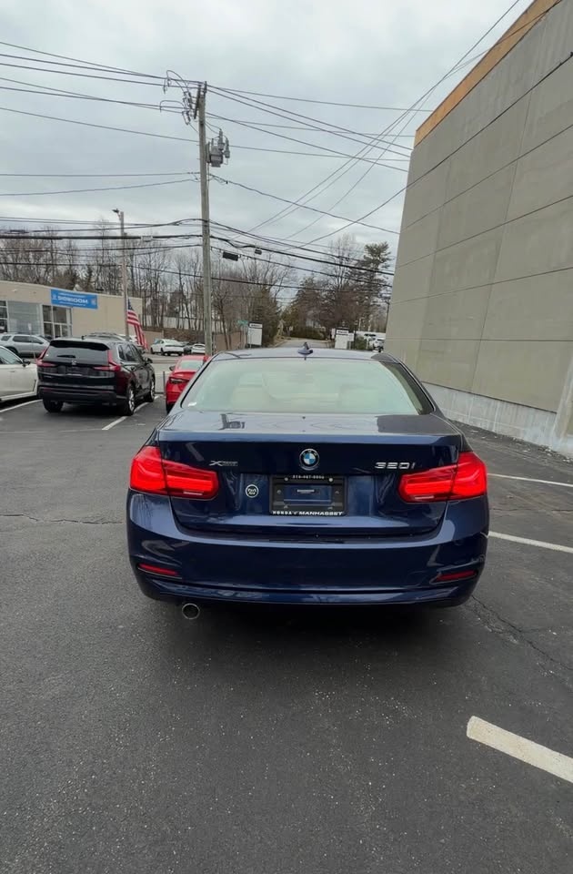 2018 BMW 3 Series 320i xDrive Sedan 4D - photo 4