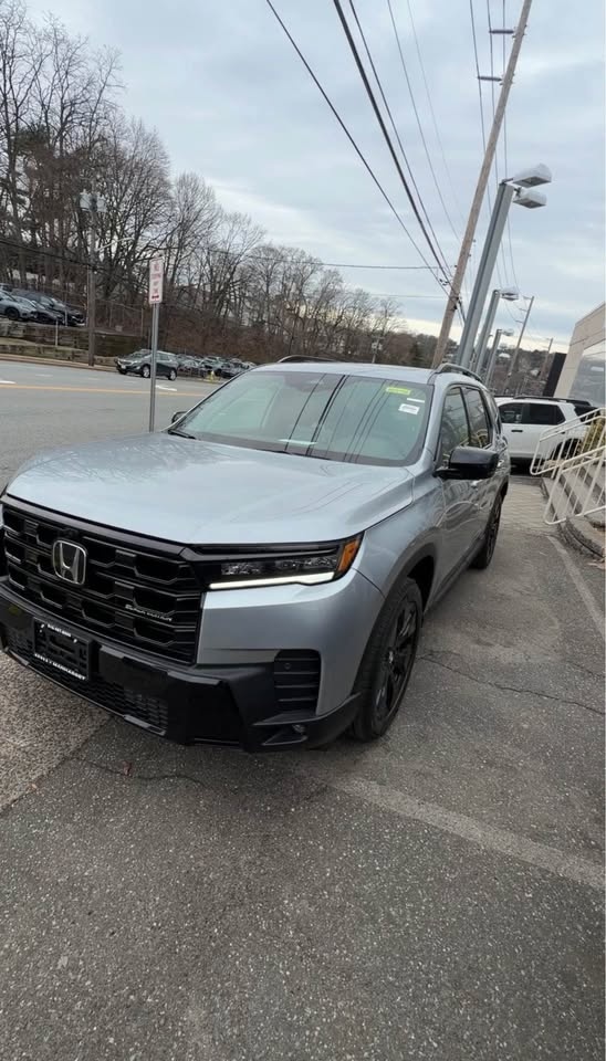 2026 Honda Pilot Black Edition Sport Utility 4D - photo 2