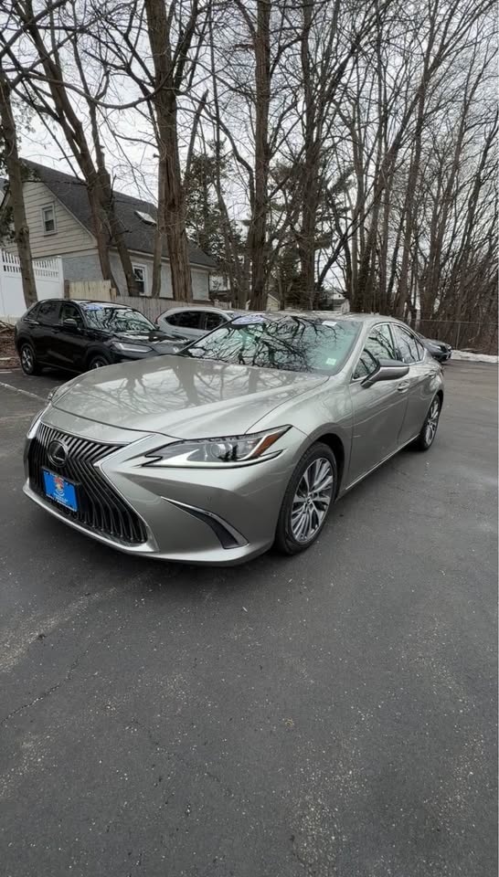 2019 Lexus ES 350 Luxury Sedan - photo 2