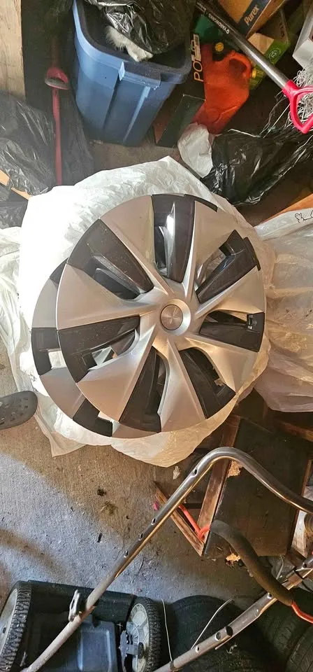 Tesla Gemini wheel covers thumbnail