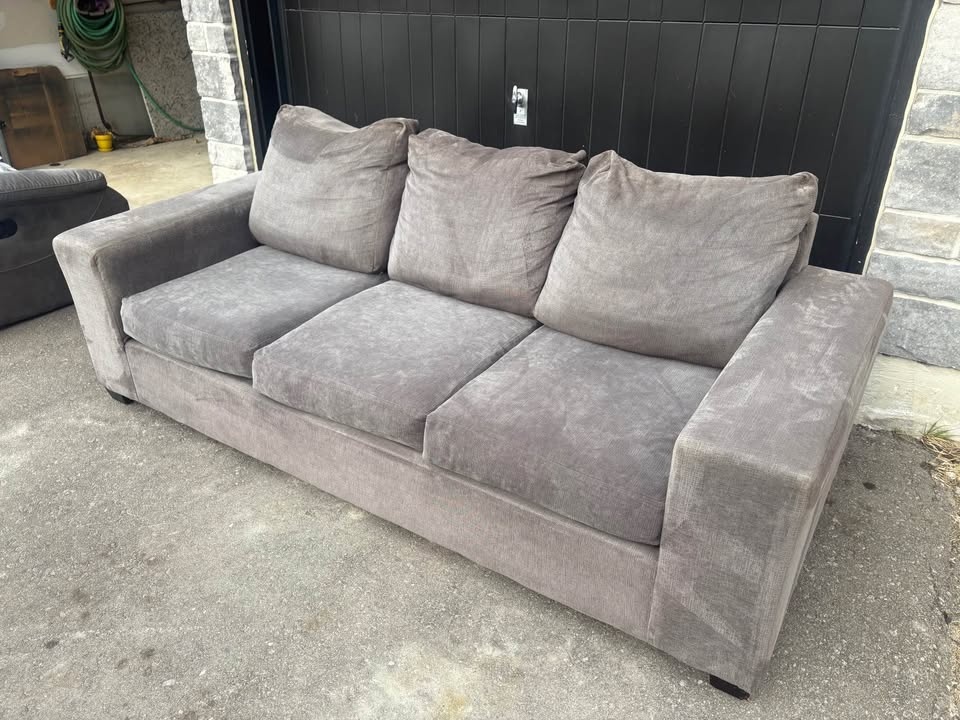 Leons Grey 3 Seater Sofa - Free Delivery | Great Condition - photo 3