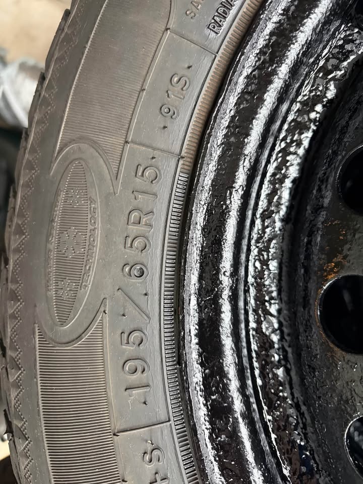 Winter Tires - 195/65/R15 - photo 2