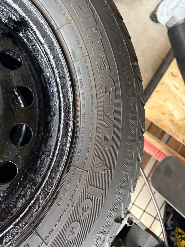 Winter Tires - 195/65/R15 - photo 3