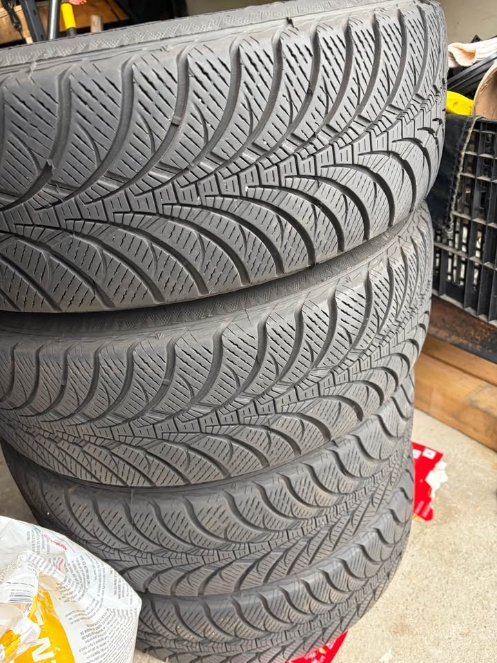 Winter Tires - 195/65/R15 - photo 4