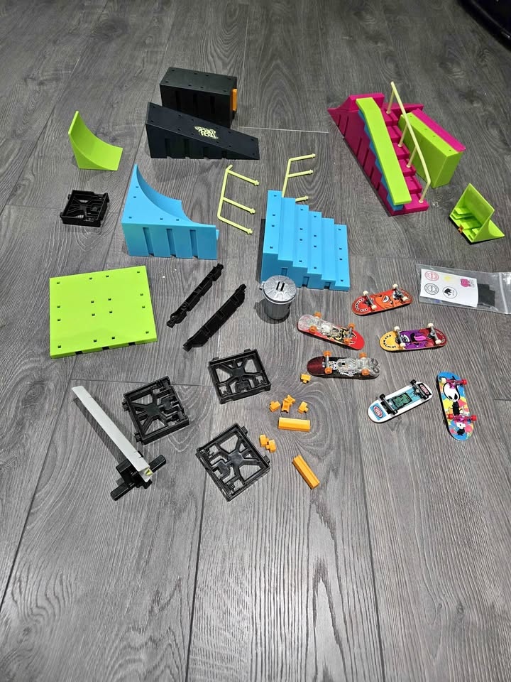 Tech Skate Ramp & Fingerboards Lot