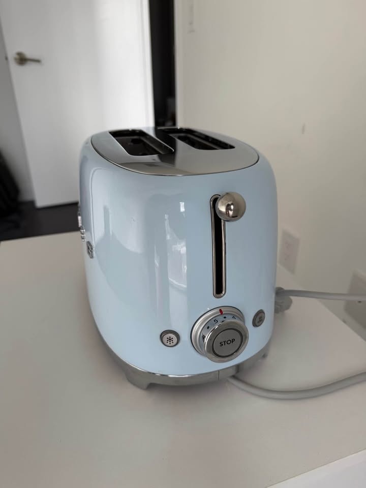 SMEG Toaster – Light Blue – like brand new - photo 3