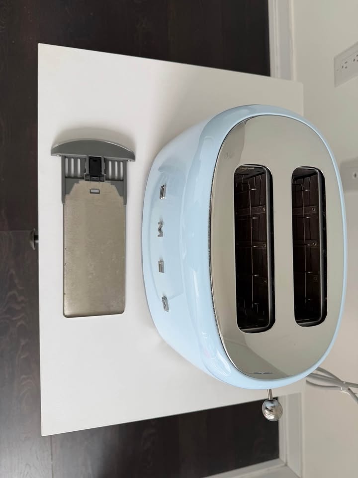 SMEG Toaster – Light Blue – like brand new - photo 4