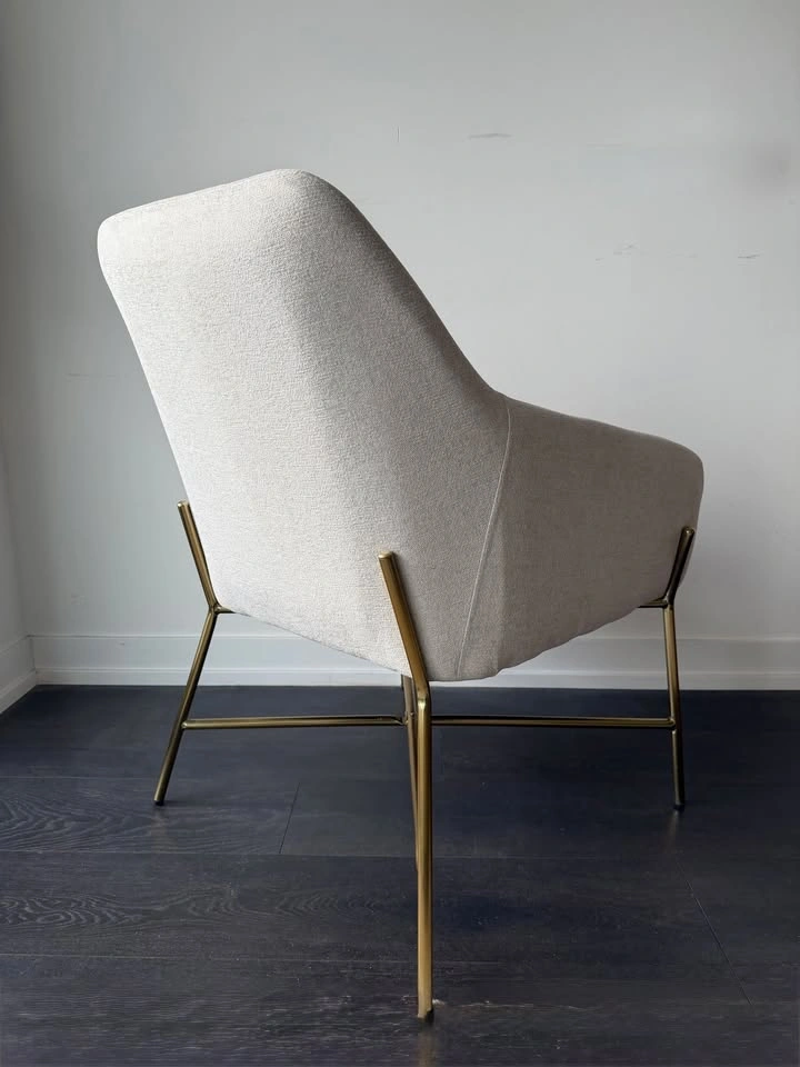 Stylish Accent Chair (Like New) - photo 2