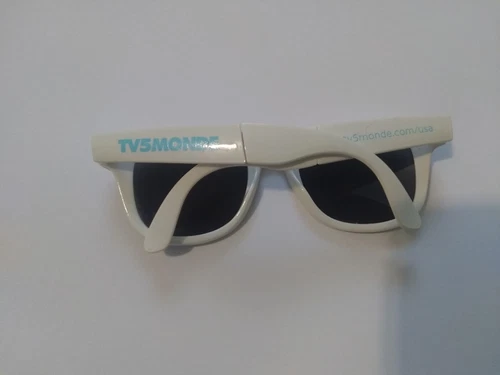 Foldable Unisex White Sunglasses Conveniently Portable - photo 2