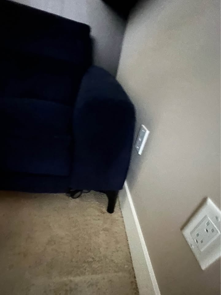 King Living 3 Seater Sofa with Recliners - photo 3