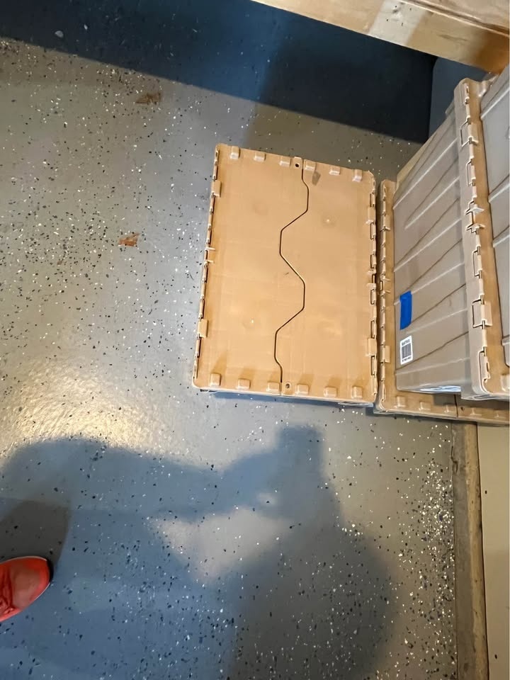 Moving Totes - photo 2