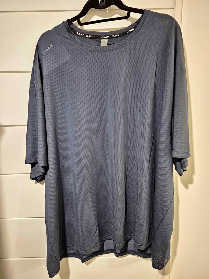MEN'S 12 XL PLUS SIZE T SHIRT brand new, 1 blue 1 black