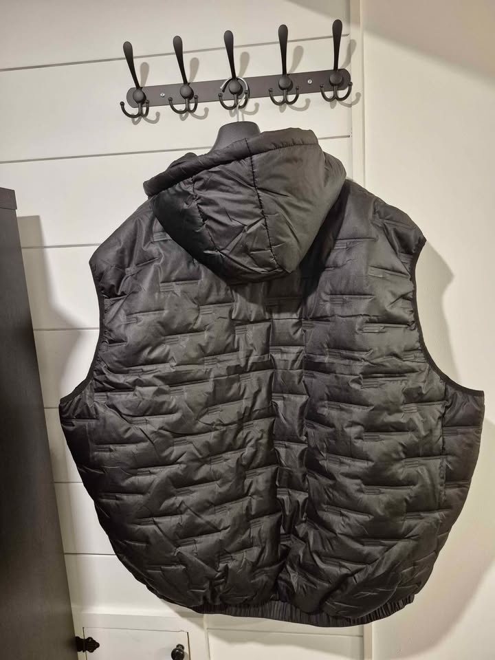 NEW MEN'S PLUS SIZE BLACK PUFFER HOODED VEST - photo 2
