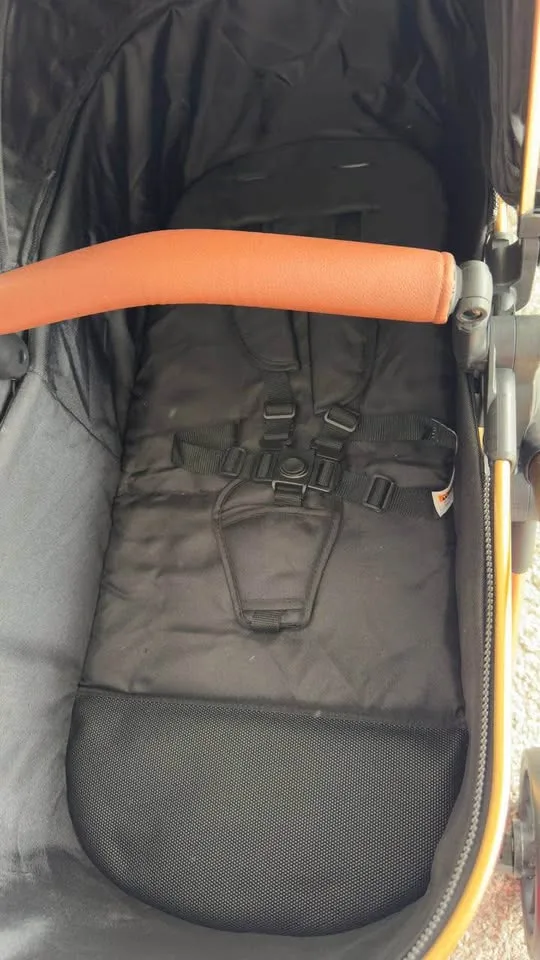 Bily Convertible Stroller - Black & Gold image indicator(8)