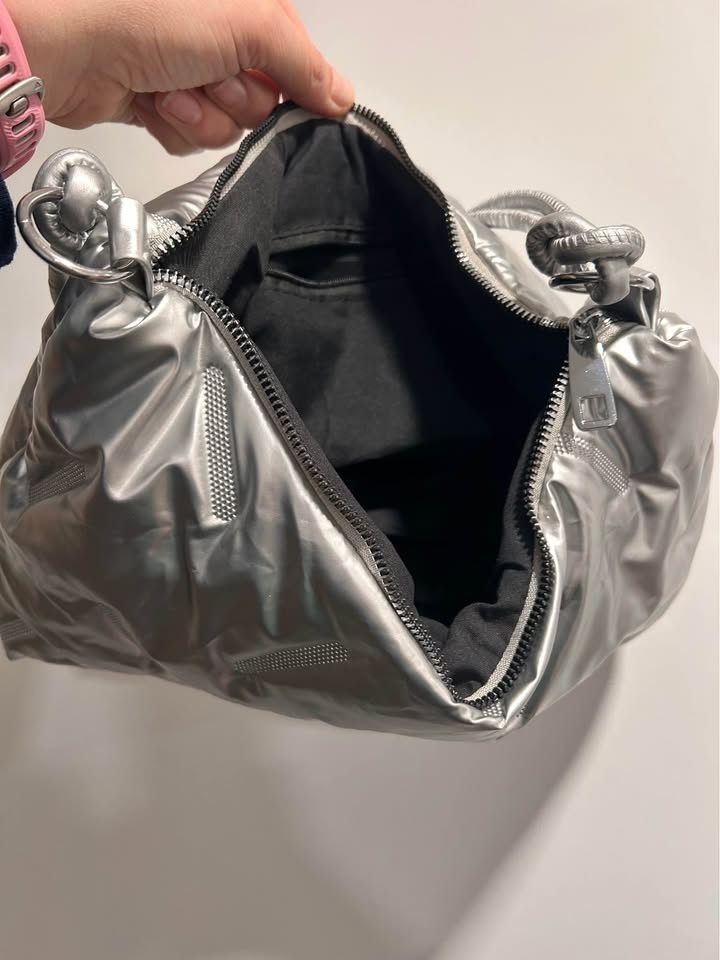 Cute Y2K Metallic Bag - photo 2