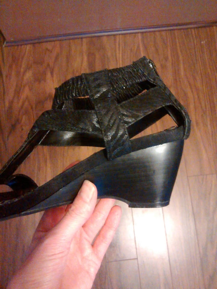 STRAPPY WEDGE SANDALS (size 9) - photo 5