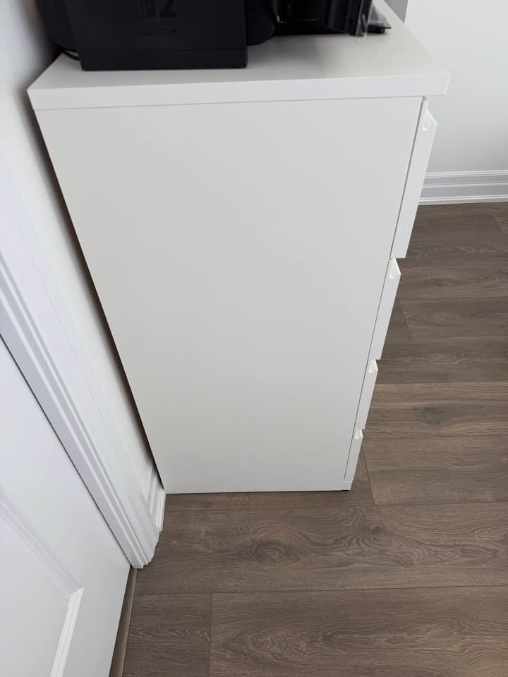 White 4-Drawer Dresser – Modern & Spacious - photo 2