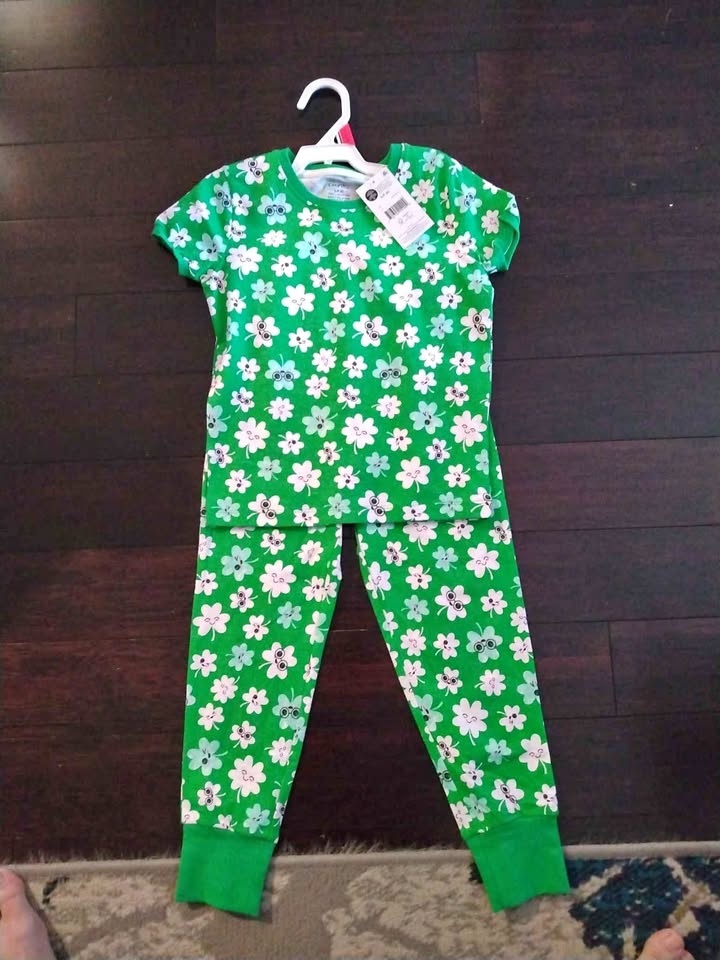 Brand New St Patrick's Clover Girls PJ Pajama Set Size 6
