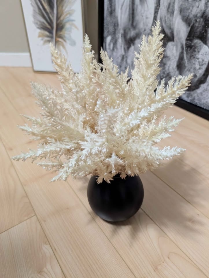 Modern Matte Black Vase with Dried Pampas Grass Decor - photo 2
