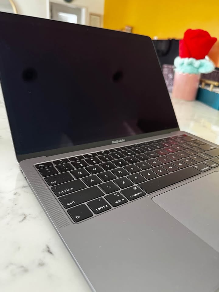 MacBook Air (2019) 13.3” 128gb - photo 3
