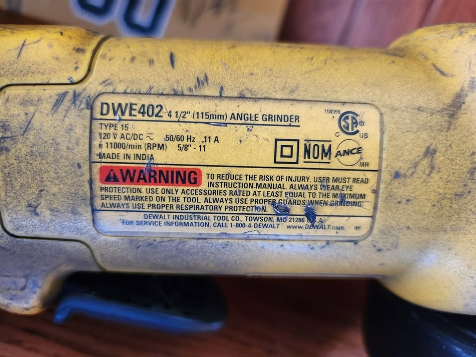 DeWalt Angle Grinder 4 1/2 - Inch 11 amp - photo 5
