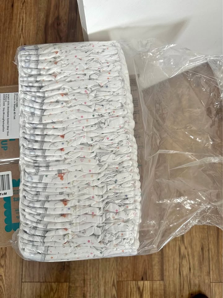 Pampers Size 1 (198ct) & Huggies Size 3 (30ct)