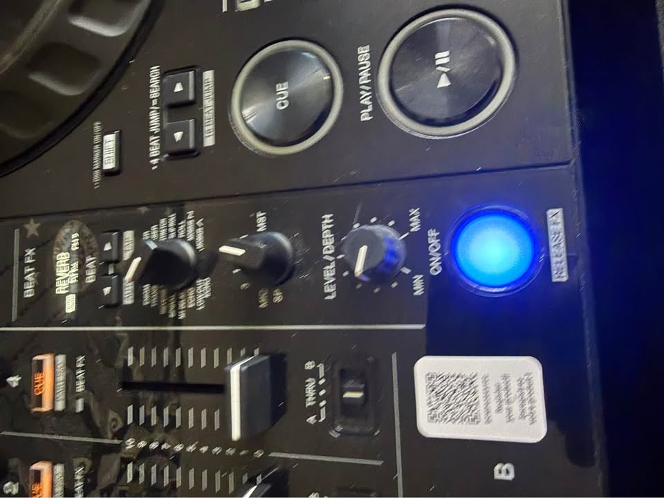 Pioneer DDJ-FLX10 DJ Controller w/ Travel Case - photo 5