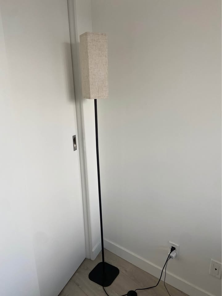 Floor lamp with foot pedal switch - photo 2