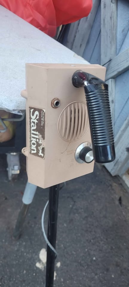 VINTAGE COLLECTIBLES RADIOSHACK METAL DITECTOR. - photo 2