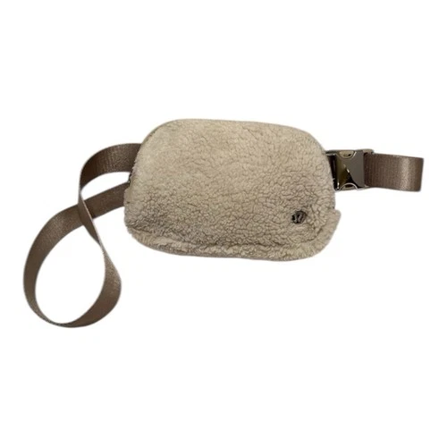 Lululemon Everywhere Fur Belt Bag Beige Sherpa Fleece Zip Fanny