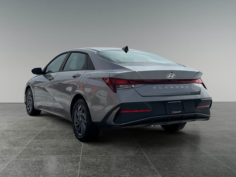 2025 Hyundai Elantra Preferred FWD - photo 4