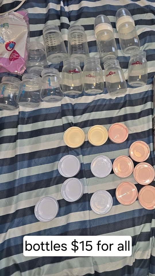 Breastmilk pumping bottles