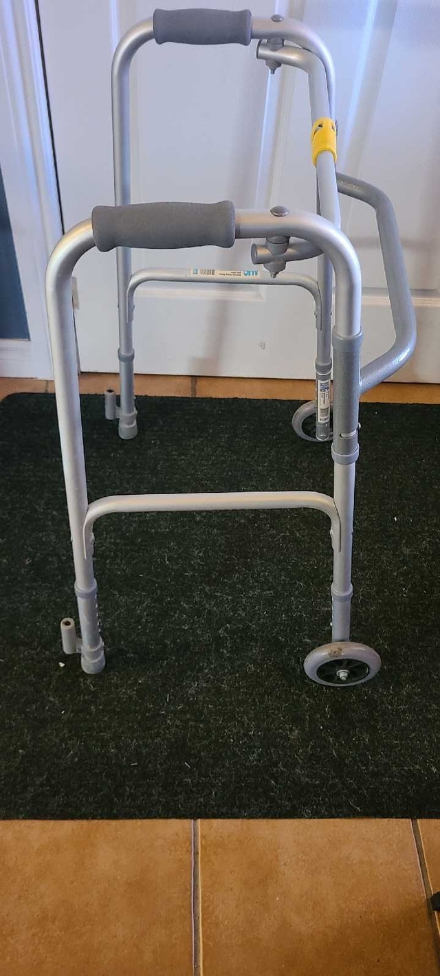 Aluminum walker - photo 2