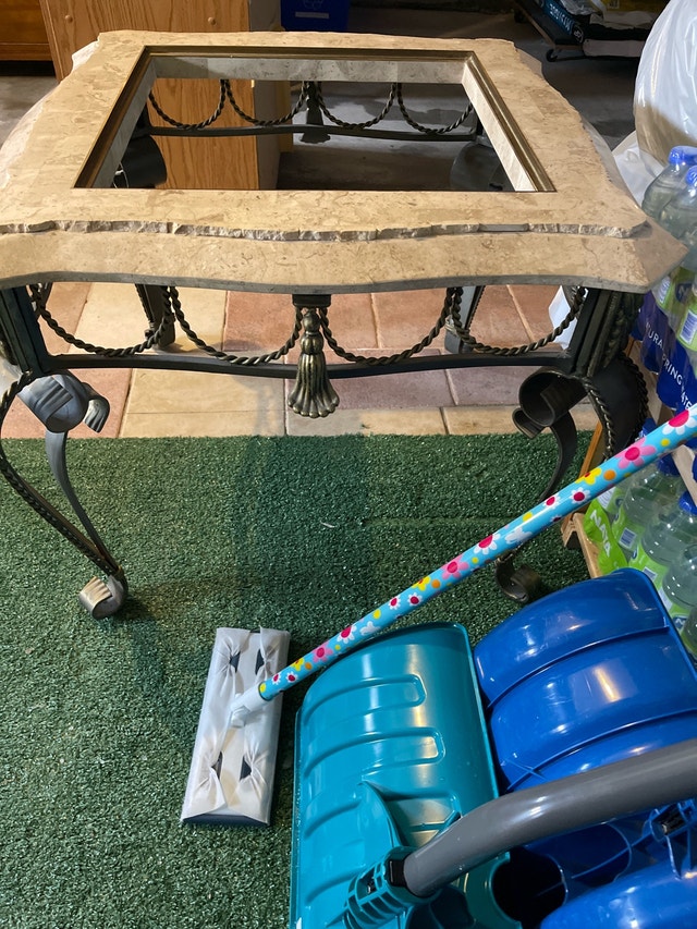 Marble-Look Coffee Table with Ornate Metal Legs - photo 4