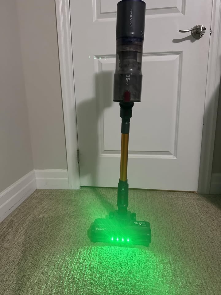 Cordless Vacuum Cleaner with LED Screen - photo 2