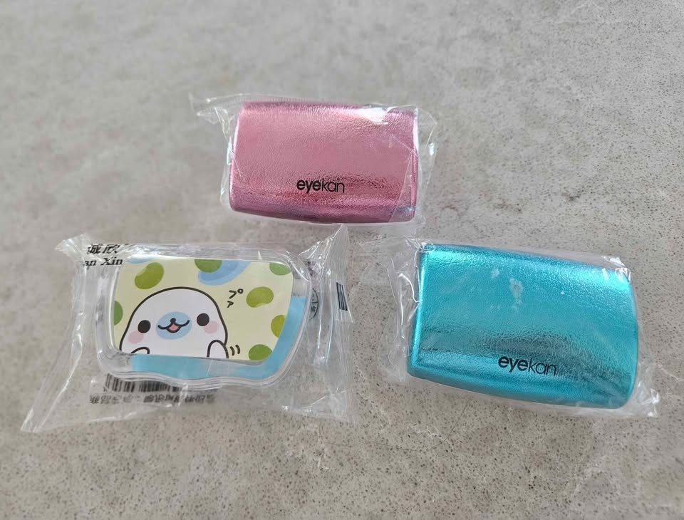 Contact Lens Cases with Forcep