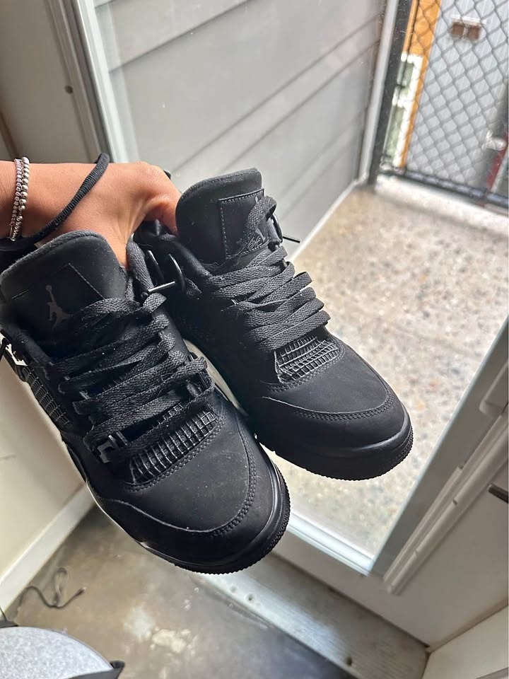 Black Cat 4s (2020)