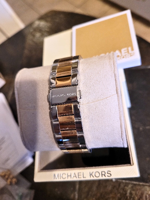 Michael Kors Women's MK6136 Bryn Rose Gold Blue Dial Watch - photo 4