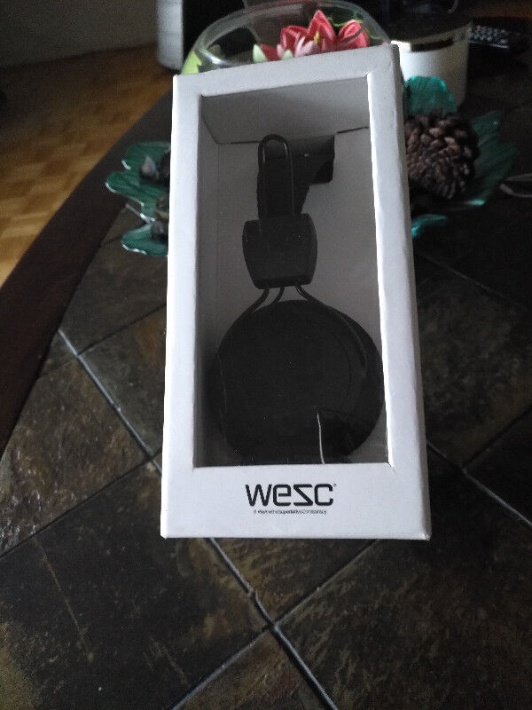 NEW WeSC Matte Conga On-Ear Headphones Black - photo 2