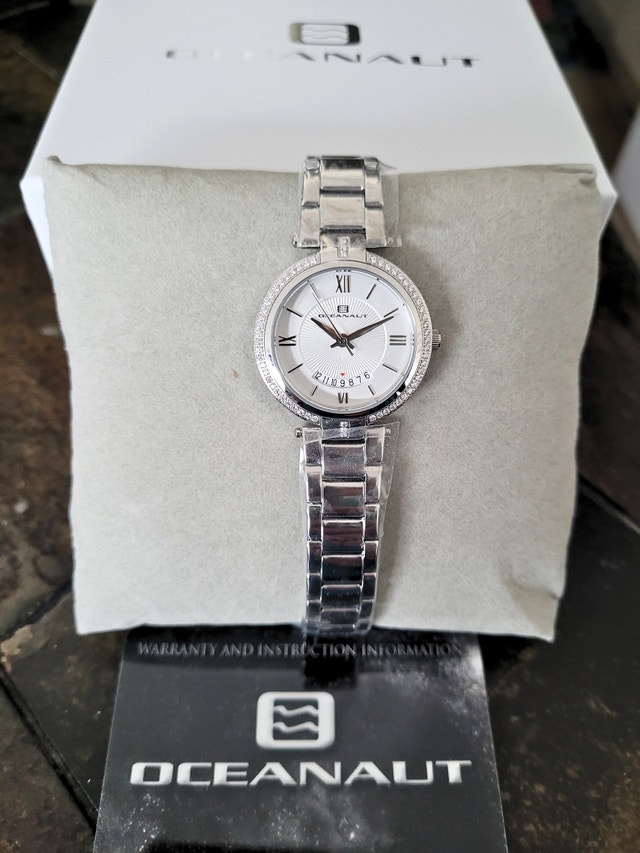 Oceanaut Women's OC0290 Amaya Silver Dress Watch