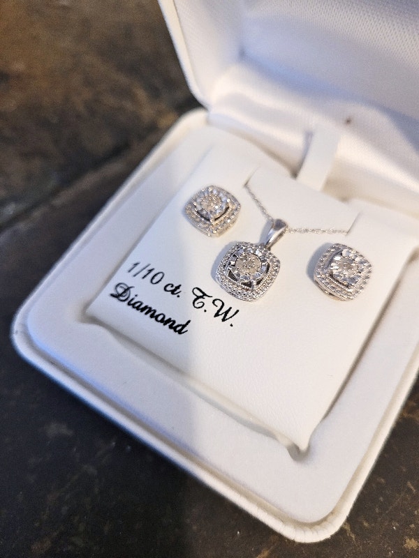 1/10ct Diamond Sterling Silver Stud Earring & Necklace Jewel Set - photo 2