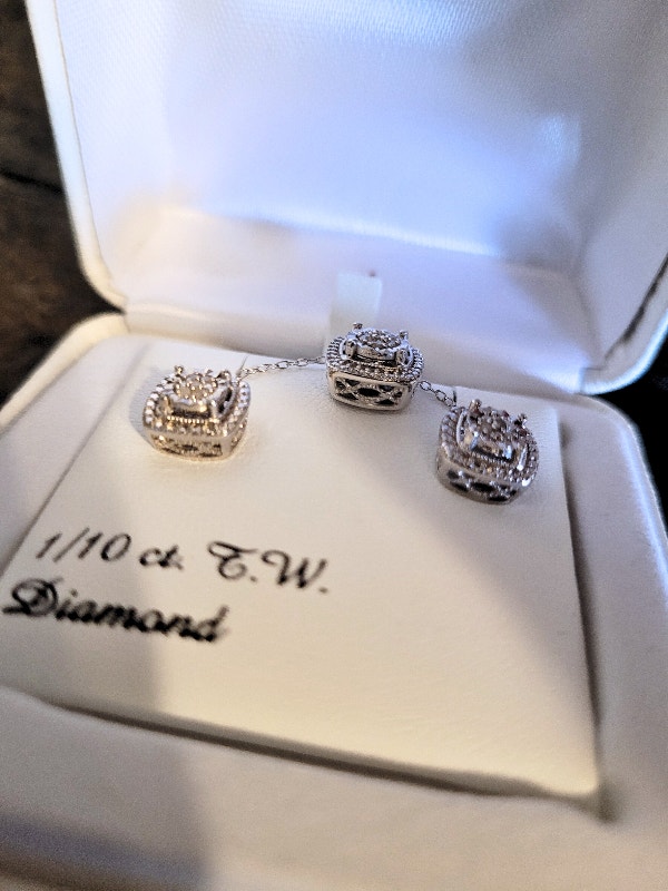 1/10ct Diamond Sterling Silver Stud Earring & Necklace Jewel Set - photo 3