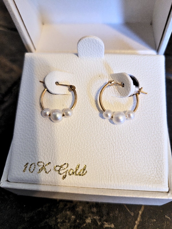 10k Gold Freshwater Pearl Hoop Earrings - photo 4