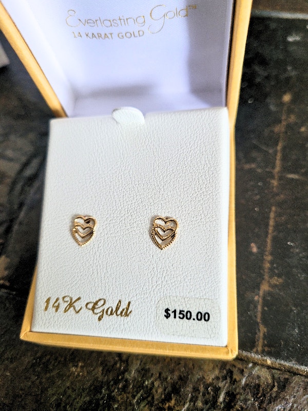 Everlasting Gold 14k Gold Heart Stud Earrings - photo 5
