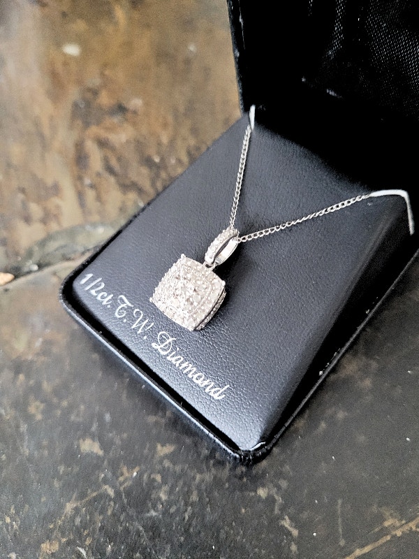 Sterling Silver 1/2 ct. T.W. Diamond Pendant Necklace 18" - photo 2