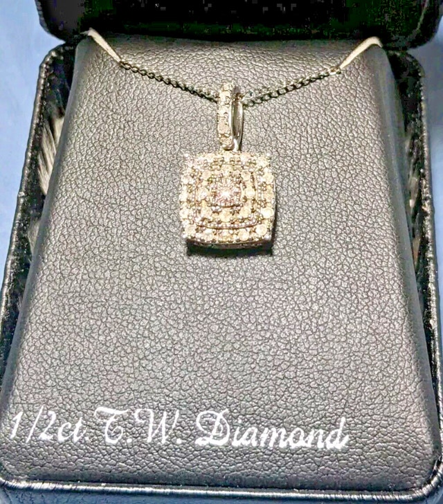 Sterling Silver 1/2 ct. T.W. Diamond Pendant Necklace 18" - photo 5