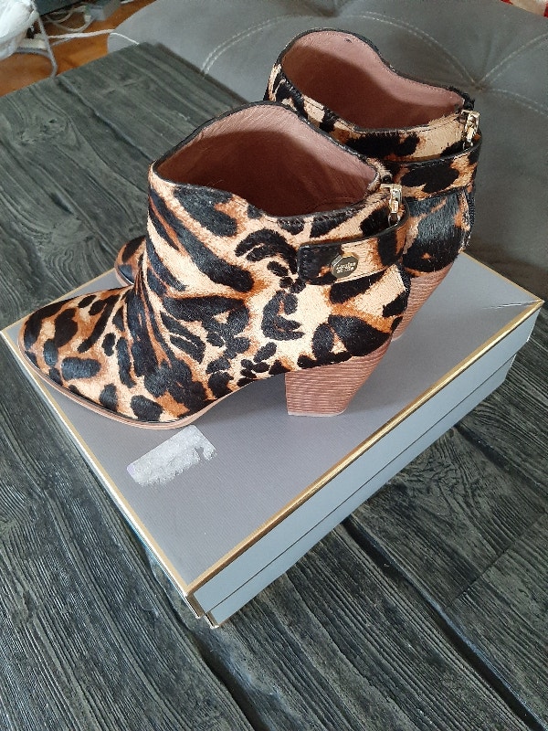 Louise Et Cie Women's Zeopard Leather Boots Size 9M