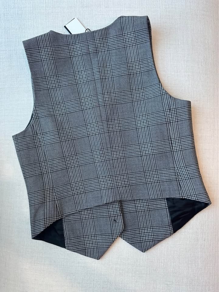 Aritzia Deniro Vest - Ressential Size 4 NWT - photo 2
