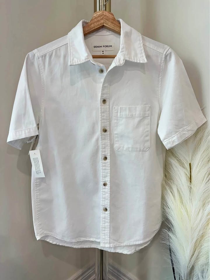 Aritzia Denim Forum '90s Vintage Shortsleeve Denim Shirt XS NWT